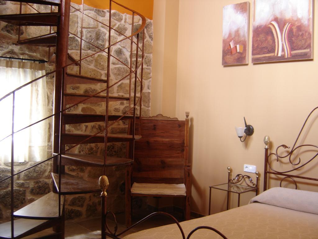 Hostal Casa Laure Y Mª Jose Arens de Lledo Exterior photo