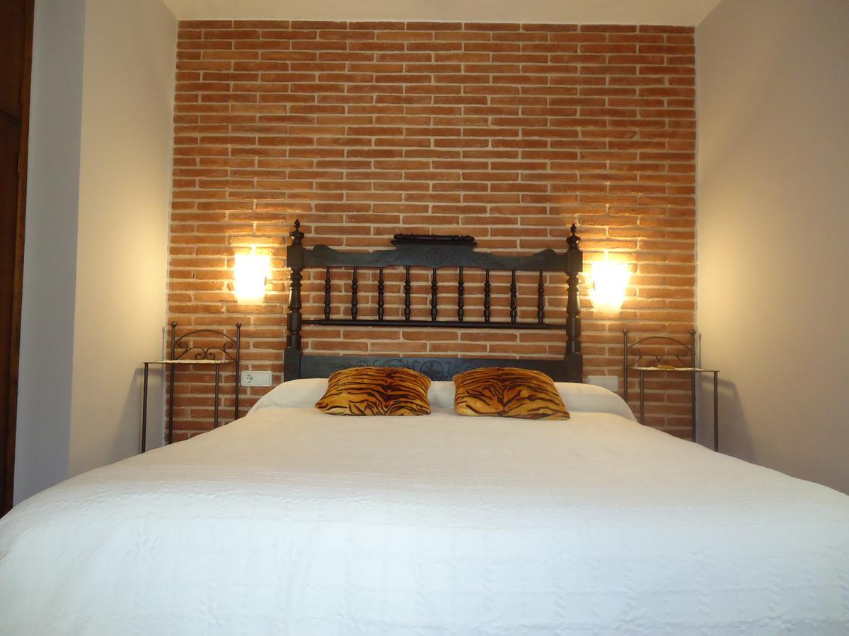 Hostal Casa Laure Y Mª Jose Arens de Lledo Exterior photo